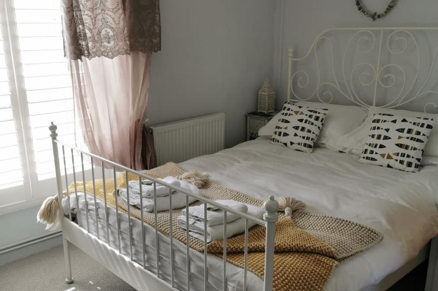 Beautifully presented former Fishermans Cottage and Pet Friendly