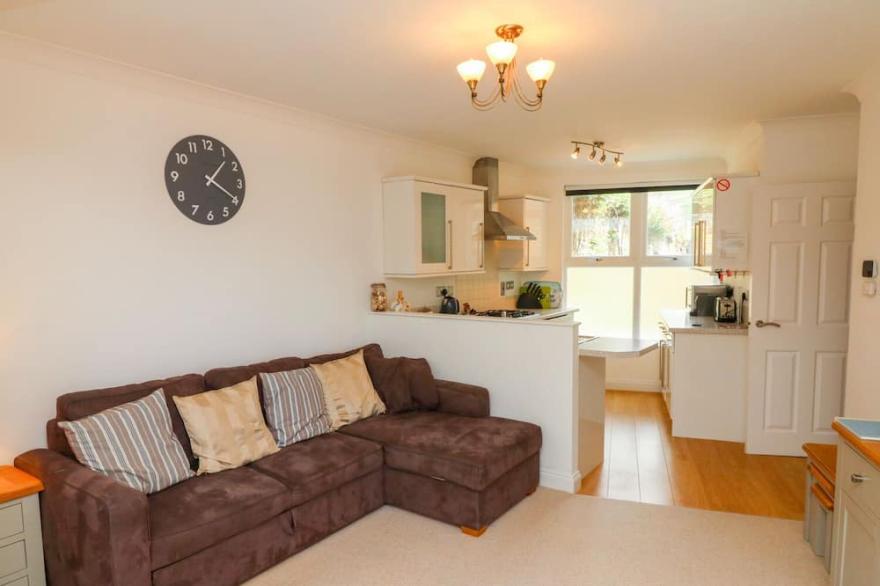 SEASHORE, romantic, character holiday cottage in Woolacombe