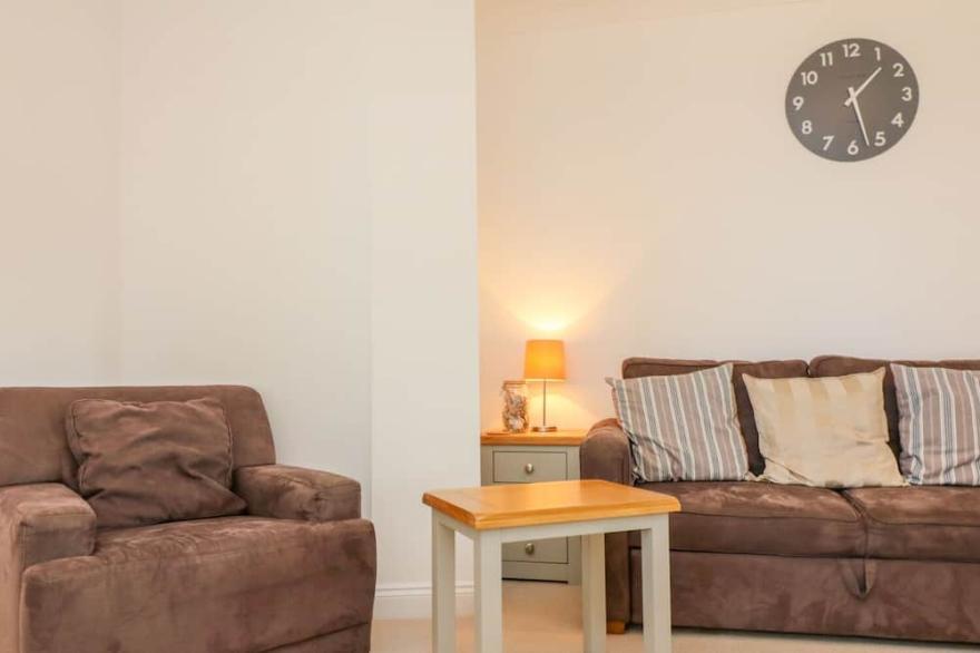 SEASHORE, romantic, character holiday cottage in Woolacombe