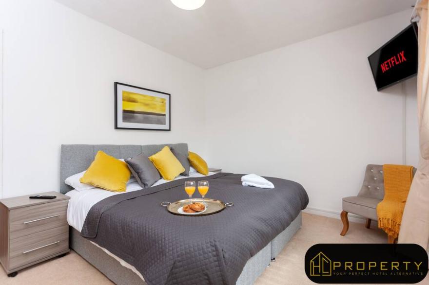 Vale View 2 Bed-Deluxe-Apartment-Private Bathroom