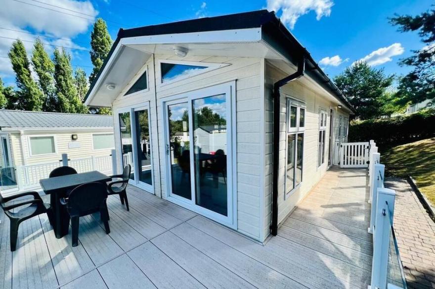 Peaceful Haven Rockley Park 2 Bedroom Lodge