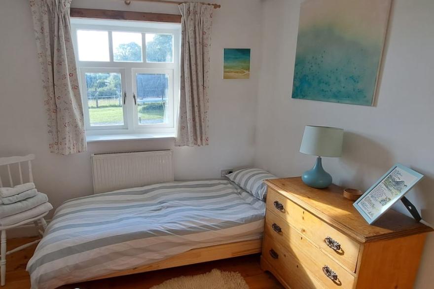Cosy quiet cottage rural South Pembrokeshire
