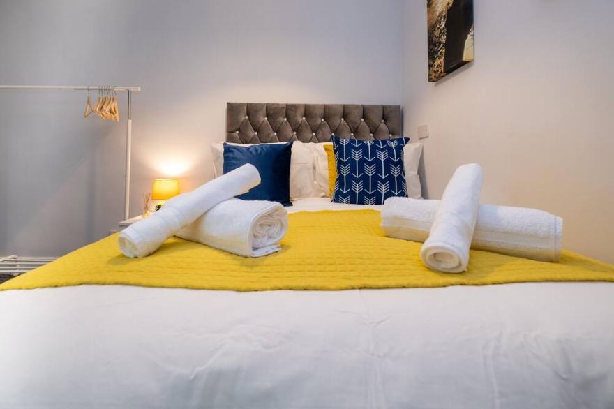 Centre of Brighton and Hove near beach Brunswick by 9S Living