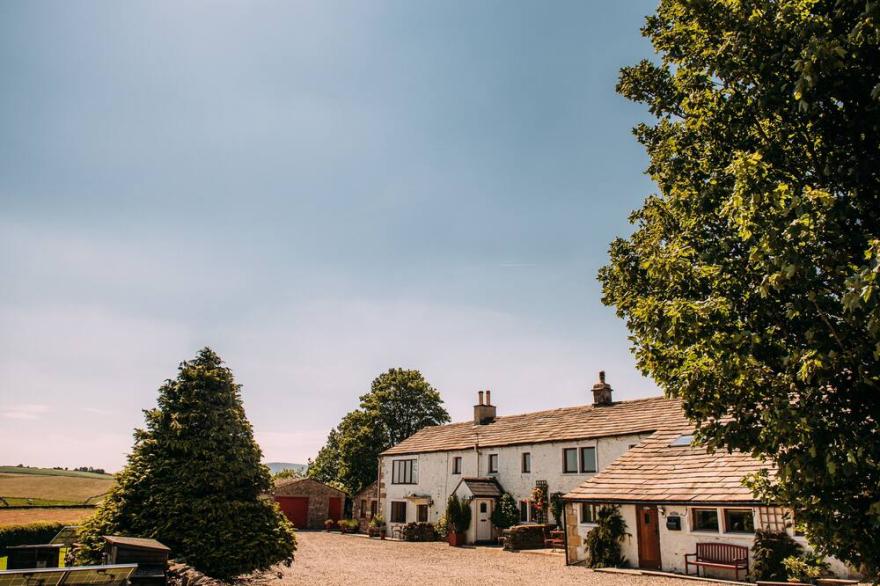 The Farmhouse - Laythams Holiday Lets Retreat