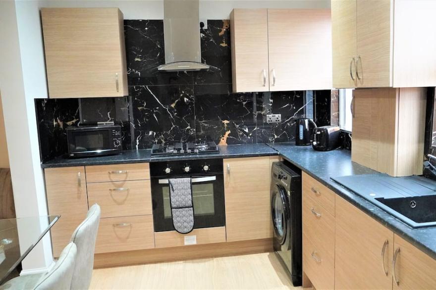 2 bedroom Townhouse in a quiet street in Leeds