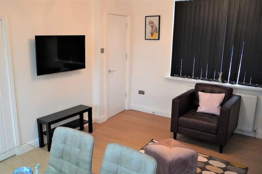 2 bedroom Townhouse in a quiet street in Leeds