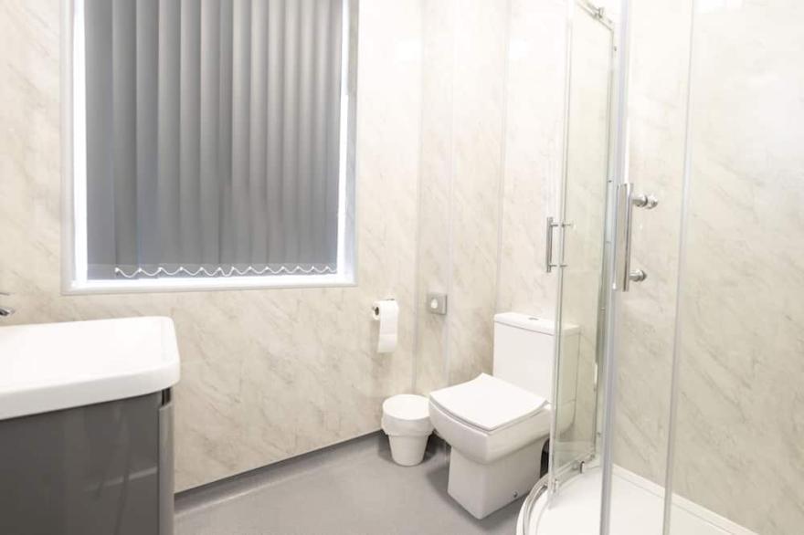 standard single bedroom with en suite