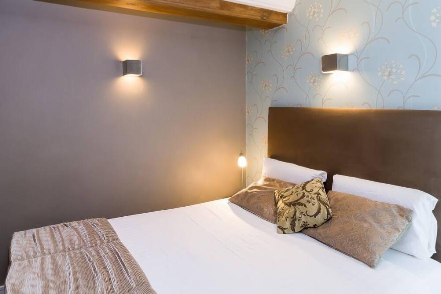 Pad 1 - Three Bedroom Apartment - Lushpads