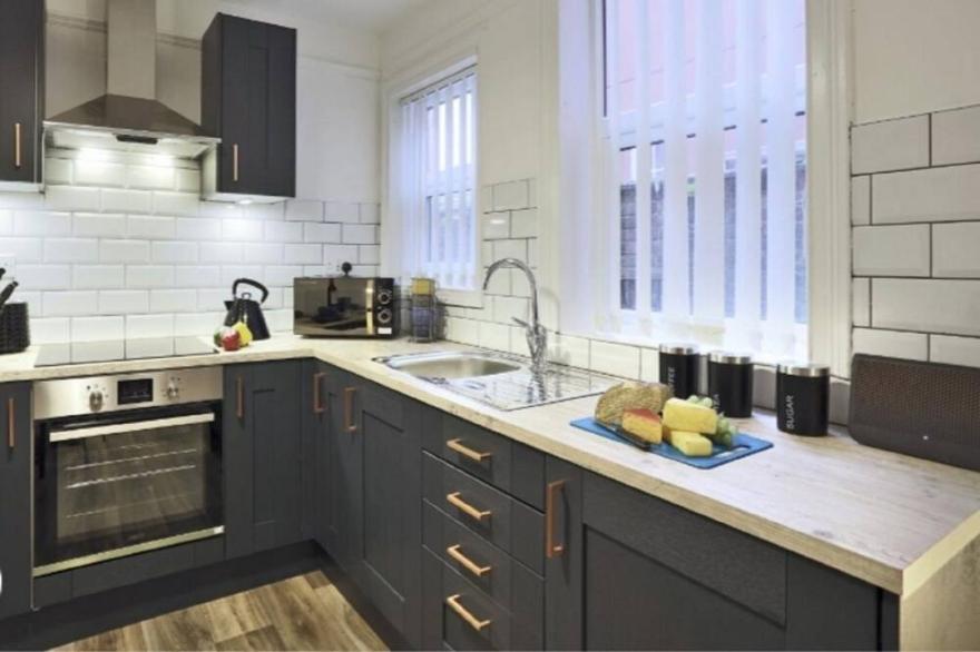 Boutique 1 bedroom apartment with Lake View