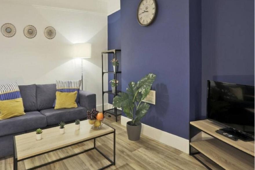 Boutique 1 bedroom apartment with Lake View