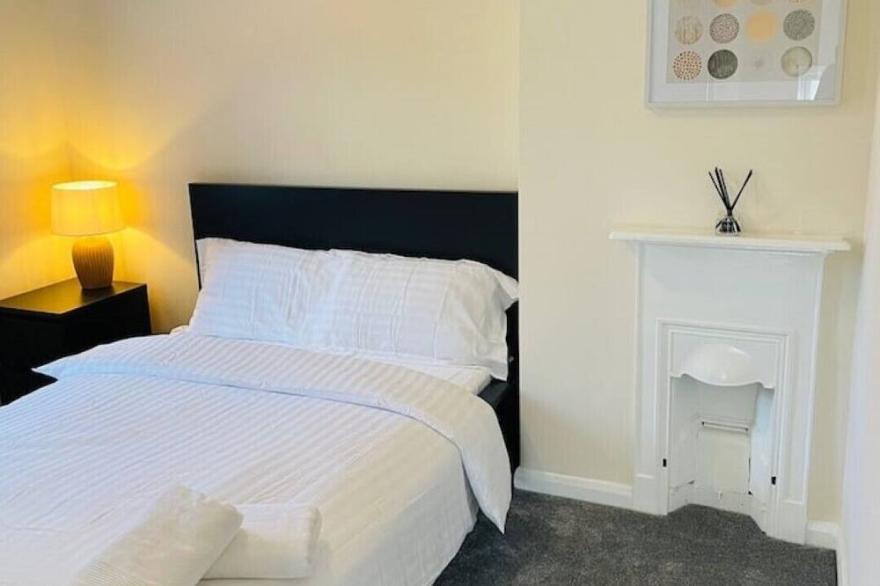 Superb and Comfortable 3BD Home in Dagenham