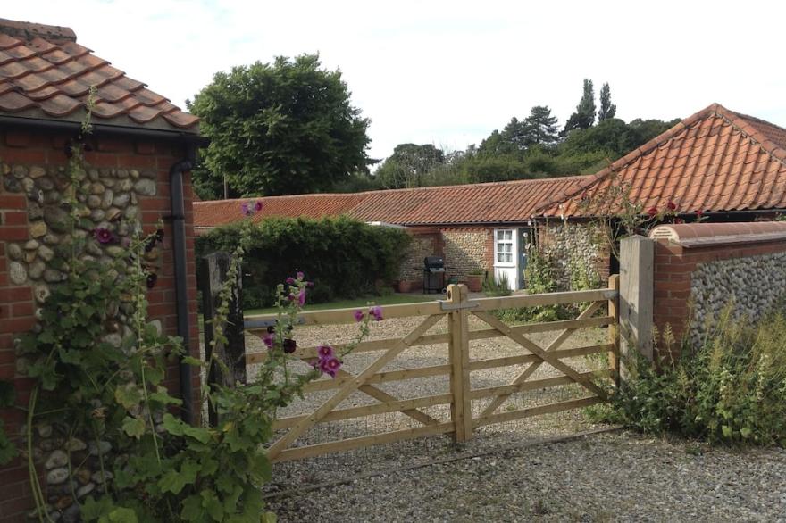 PRIVATE POOL, COTTAGE WITH ANNEX SLEEPS 8