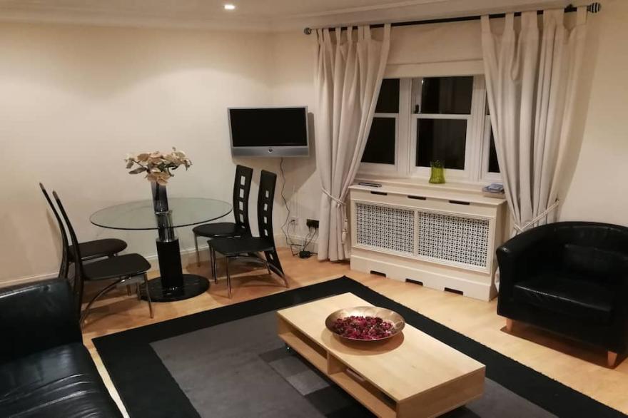 Luxury Central London Apartment - Very Central - Sleeps 4