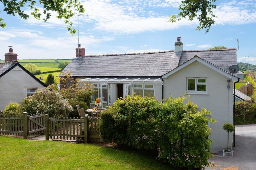 3-Bedroom Countryside Cottage Close to North Devon's Beaches and Exmoor, with onsite games room