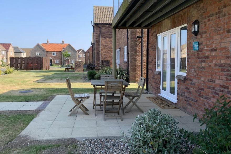 Sea Urchins Cottage -  a cottage that sleeps 5 guests  in 2 bedrooms