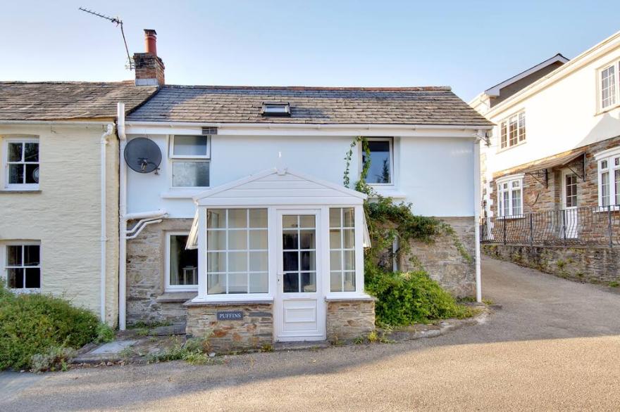 Puffins Cottage, Rock is very close to the beach, parking for 3 cars and garden.