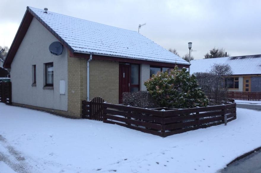 Well appointed detached bungalow with enclosed rear garden