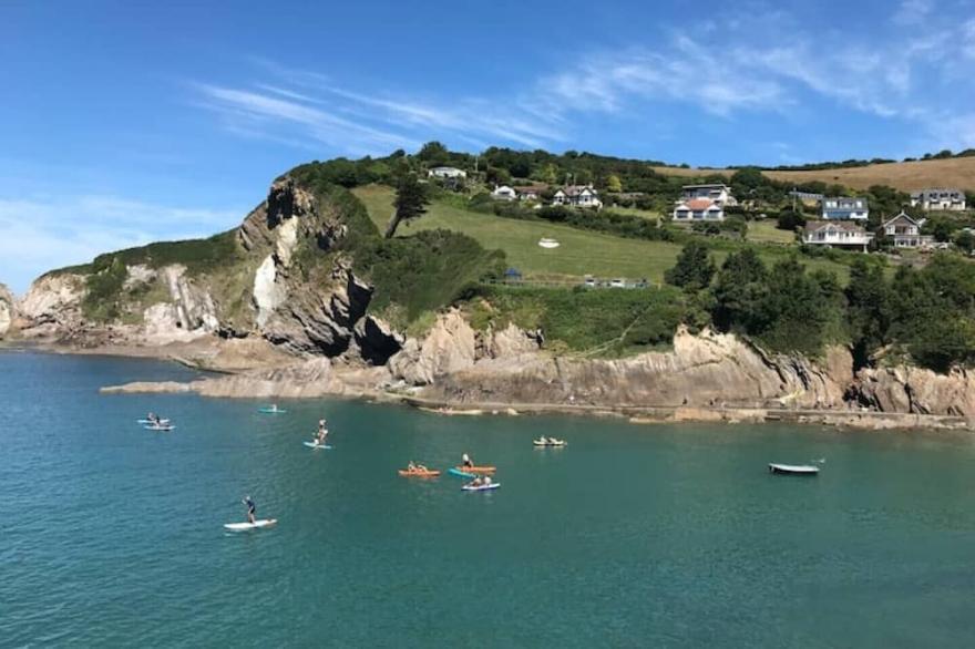 Beautiful Devon Period Cottage 5 min walk to beach