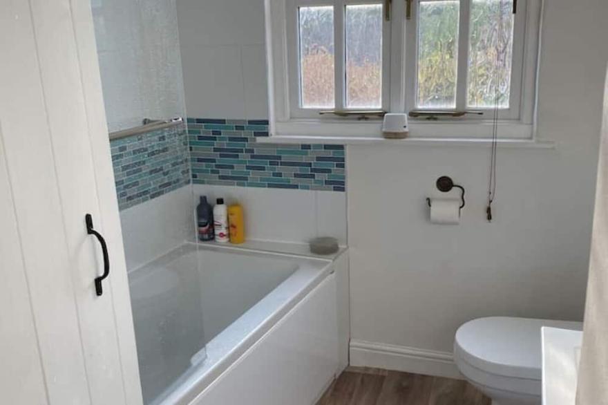 Beautiful Devon Period Cottage 5 min walk to beach