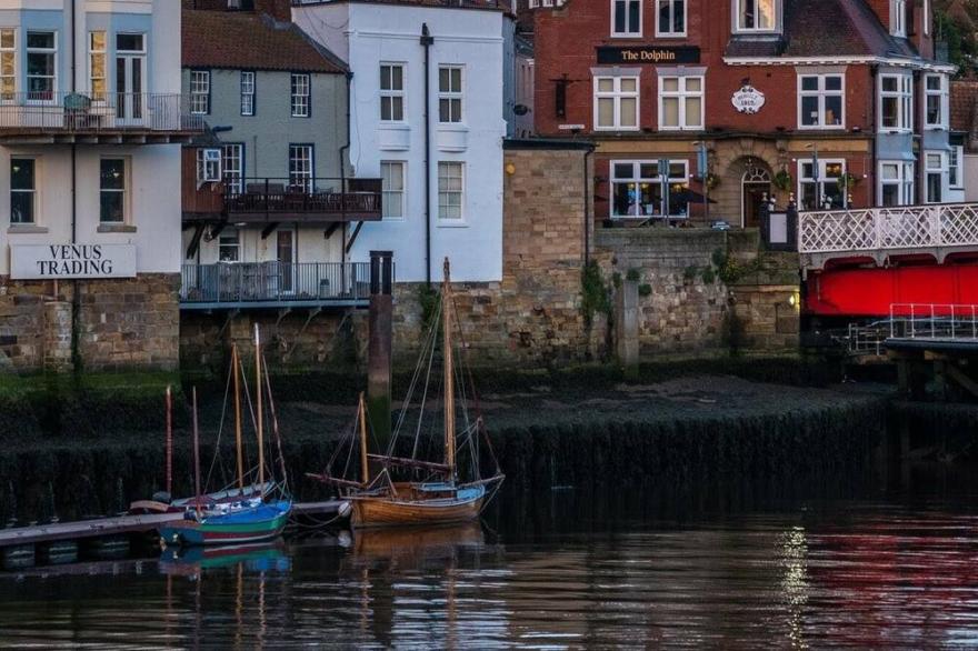 Swingbridge View - Beautiful 2 Bedroom Apartment in the Heart of Whitby