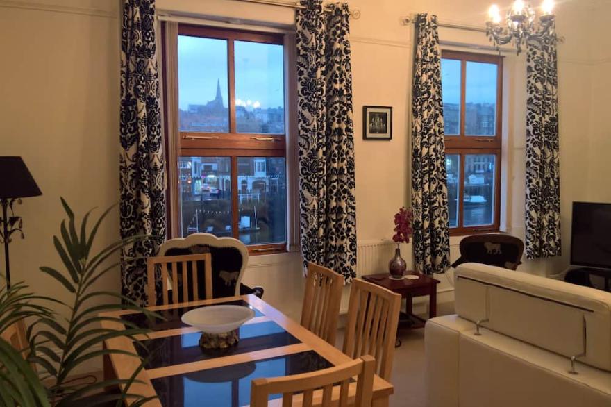 Swingbridge View - Beautiful 2 Bedroom Apartment in the Heart of Whitby