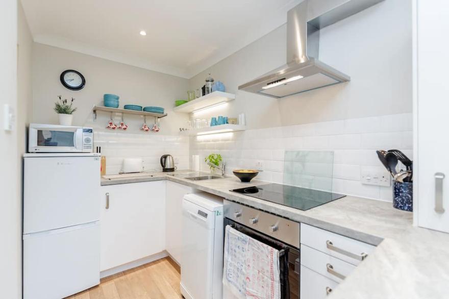 Contemporary apartment in central Winchester