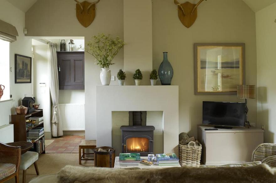 As featured in 25 Beautiful Homes, the Manor Stables offers 4*comfort and luxury