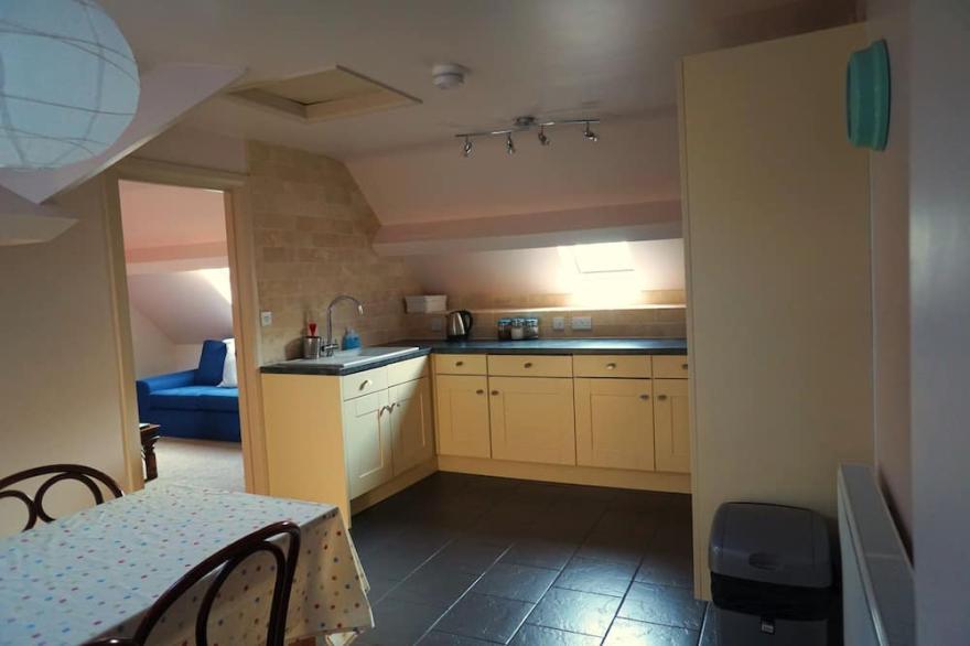 Beautiful Coach House idyllic village setting on edge of The Peak District BRIAR