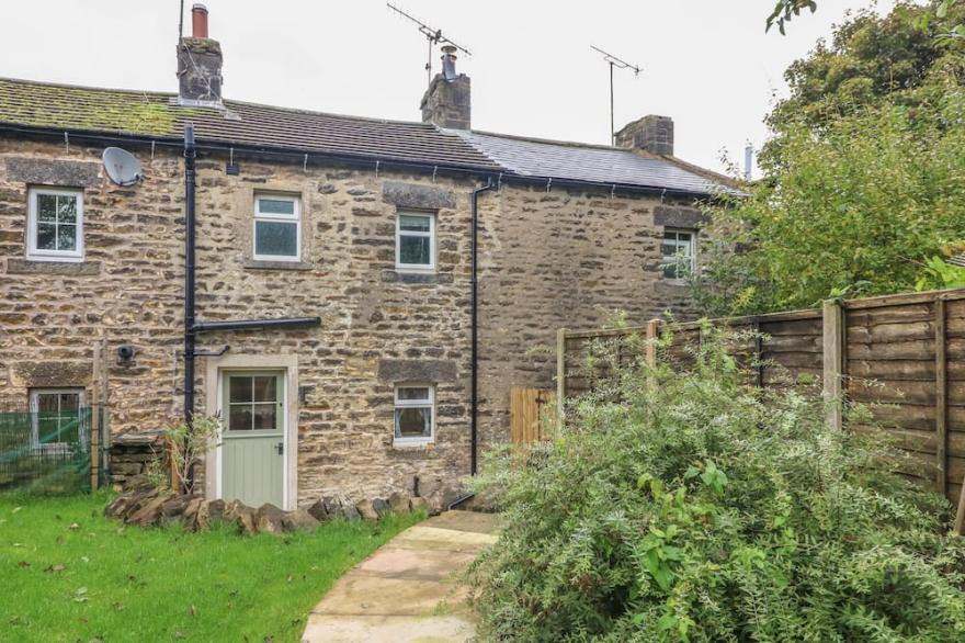 5 BANK COTTAGE, pet friendly, with open fire in Bentham, Yorkshire