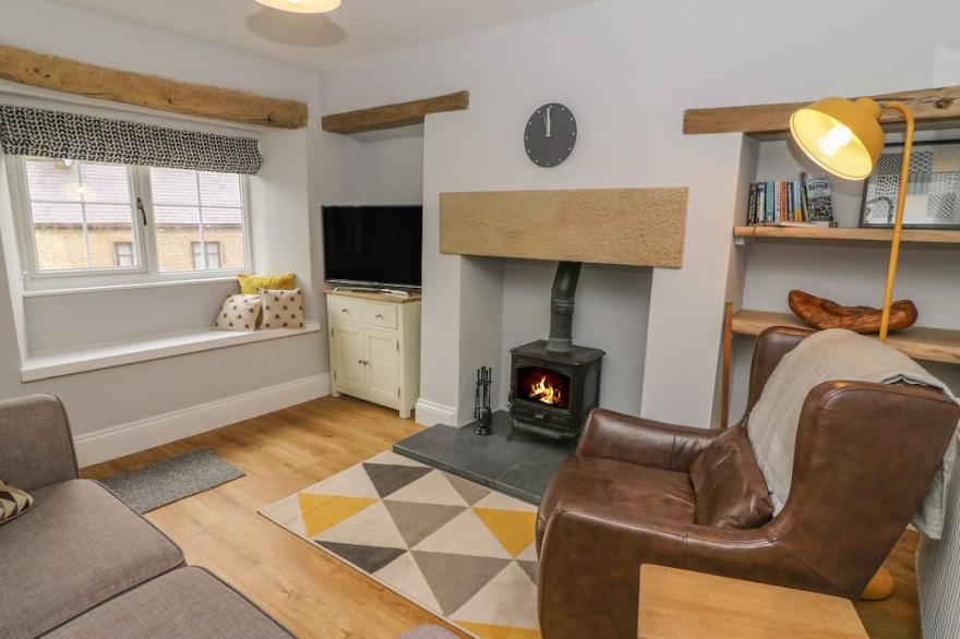 5 BANK COTTAGE, pet friendly, with open fire in Bentham, Yorkshire