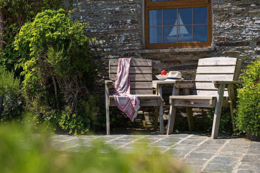 Luxury  5 star Farmhouse near padstow, wifi, fishing, bird hide, stunning views