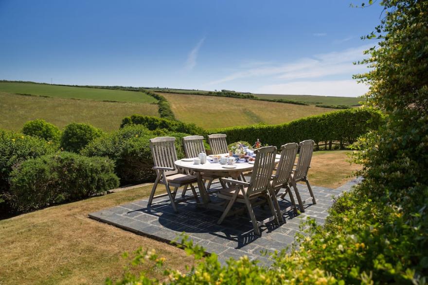 Luxury  5 star Farmhouse near padstow, wifi, fishing, bird hide, stunning views