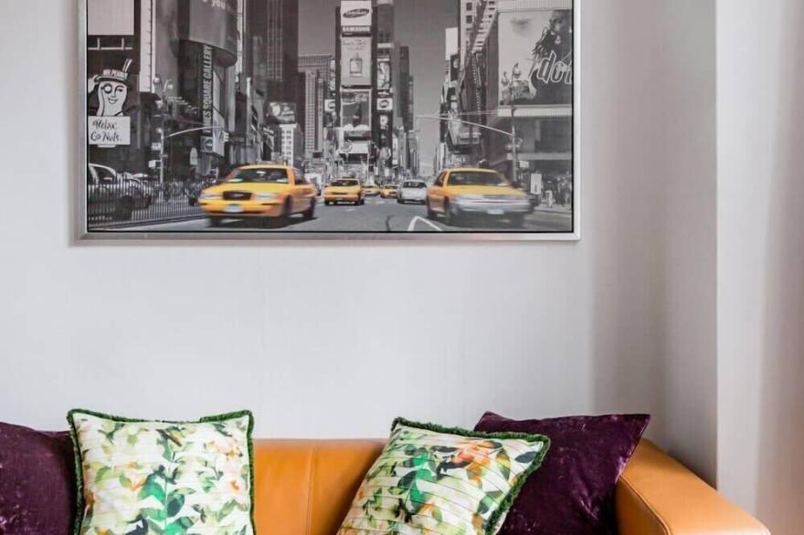 Cool Merchant City Center Apartment