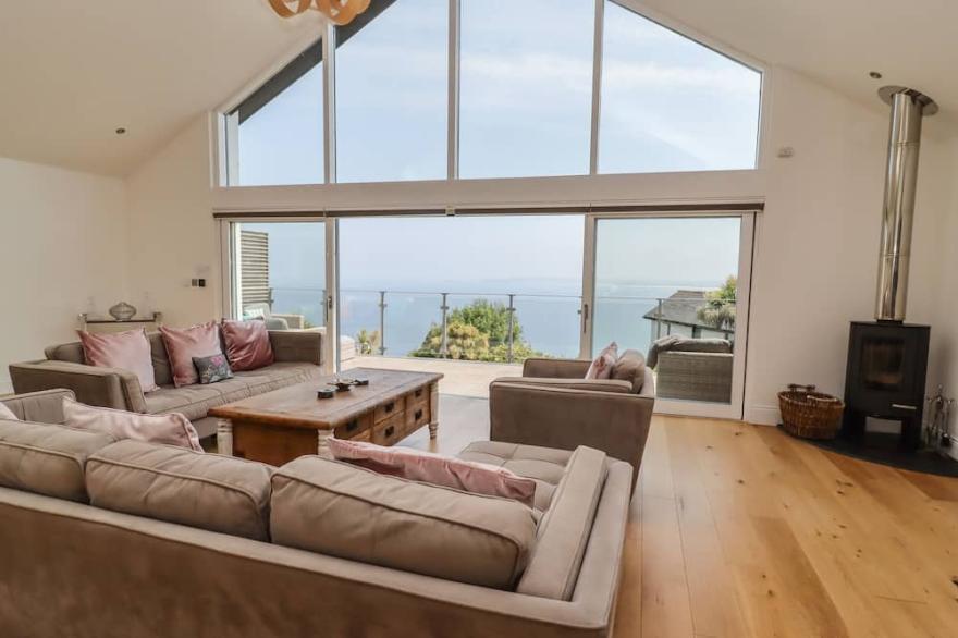 2 REMERA, family friendly, character holiday cottage in St Ives