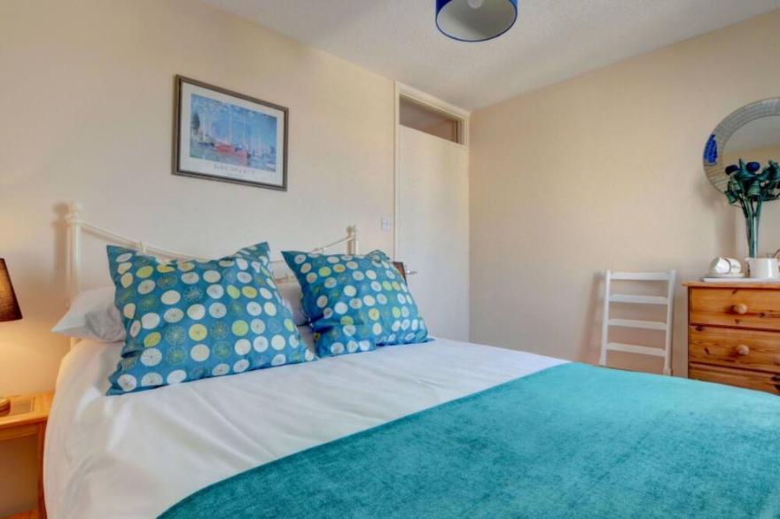 Wonderful private villa for 6 guests with WIFI, TV, patio, pets allowed and parking