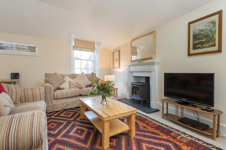 Charming Mews House In Edinburgh City Centre With Integral Garage