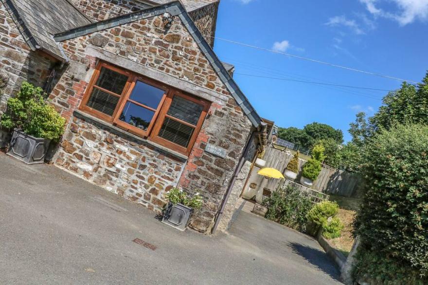 SAFFRON COTTAGE, family friendly, with pool in Launceston