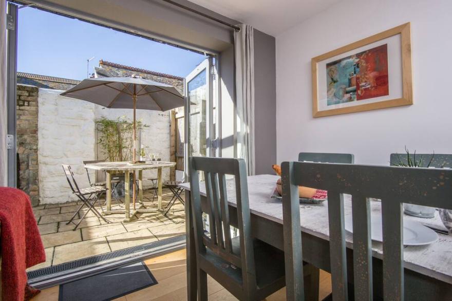 Town House in Quiet Central Location Near the Seafront