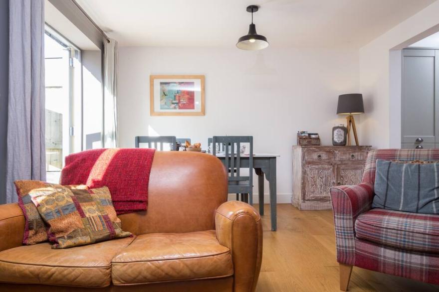 Town House in Quiet Central Location Near the Seafront