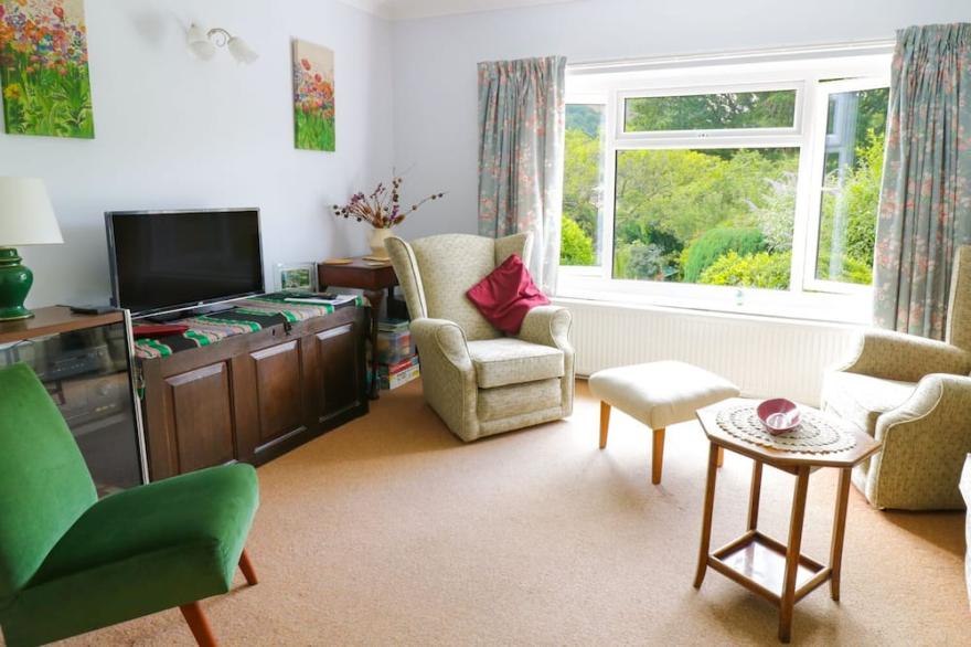 SWN Y COED, family friendly, character holiday cottage in Glyndyfrdwy