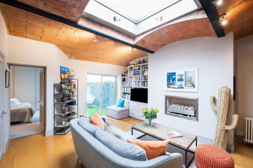 Stylish 1 Bedroom Mews Apartment Near Hyde Park
