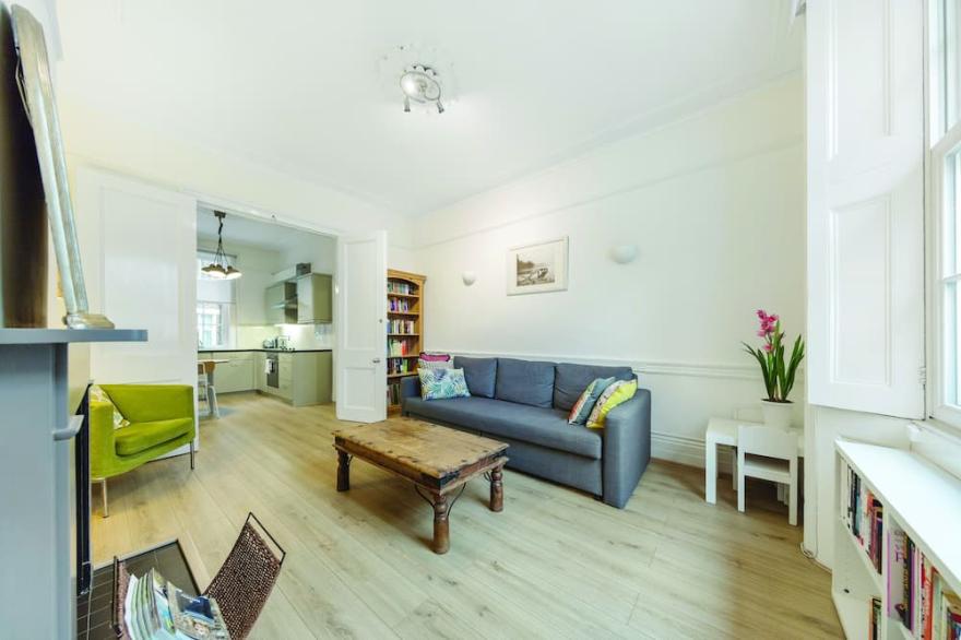 3 Bedroom Apartment in Westminster (5 minutes walk from Victoria station)