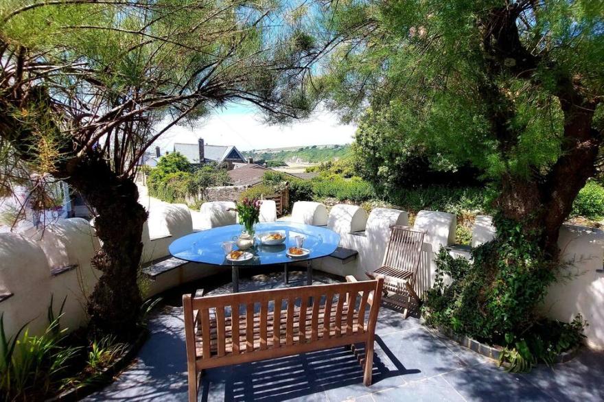 Bantham House, Bantham Beach, South Devon - A beautiful luxury family home
