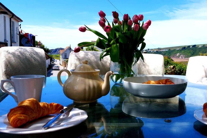 Bantham House, Bantham Beach, South Devon - A beautiful luxury family home