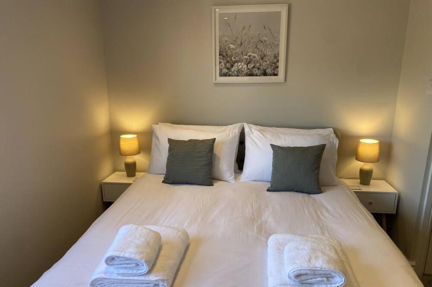 Beautiful 3 bedroom Cottage in Haxby, 5 miles from York, Parking, Free Wifi