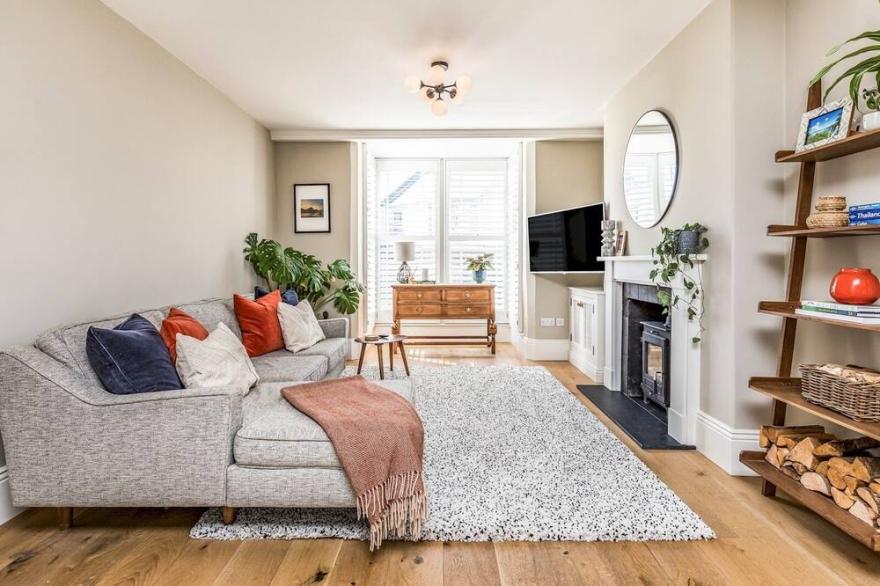 Pass the Keys | Charming 3 Bedroom Townhouse w Garden & Parking