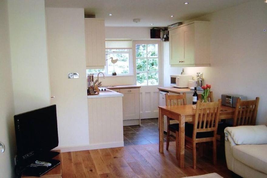 Luxury beach cottage only 100 meters from the beach in Polzeath. Sleeps 4