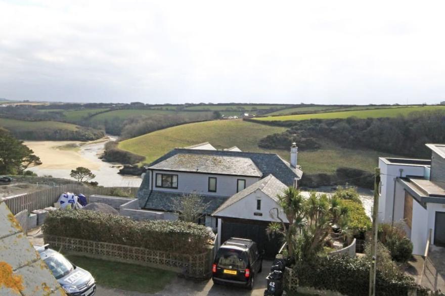 Carvell's Penthouse is a stunning two bedroom apartment in Newquay