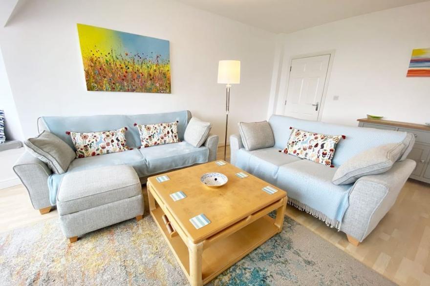Carvell's Penthouse is a stunning two bedroom apartment in Newquay