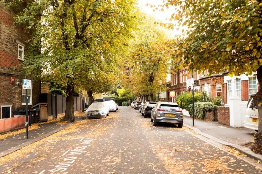 Pass the Keys | Funky Garden House in Chiswick